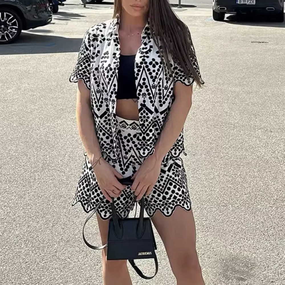 ZARA Contrast EMBROIDERED BLOUSE Top Shirt